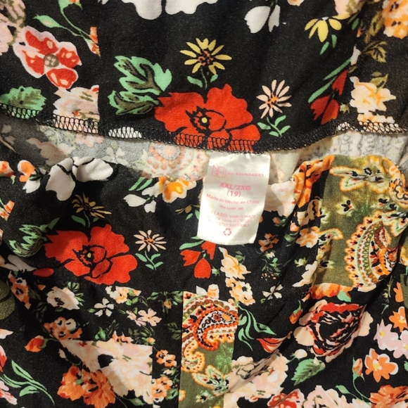 Woman's Floral Pants - Picture 2 of 3